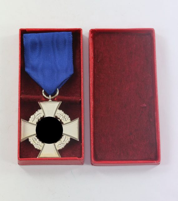 treudienstehrenzeichen_in_silber_25_jahre_f_r_treue_dienste_im_etui_1__1_4_4nd