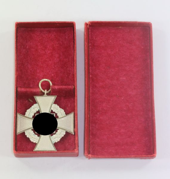 treudienstehrenzeichen_in_silber_25_jahre_im_etui_1__8