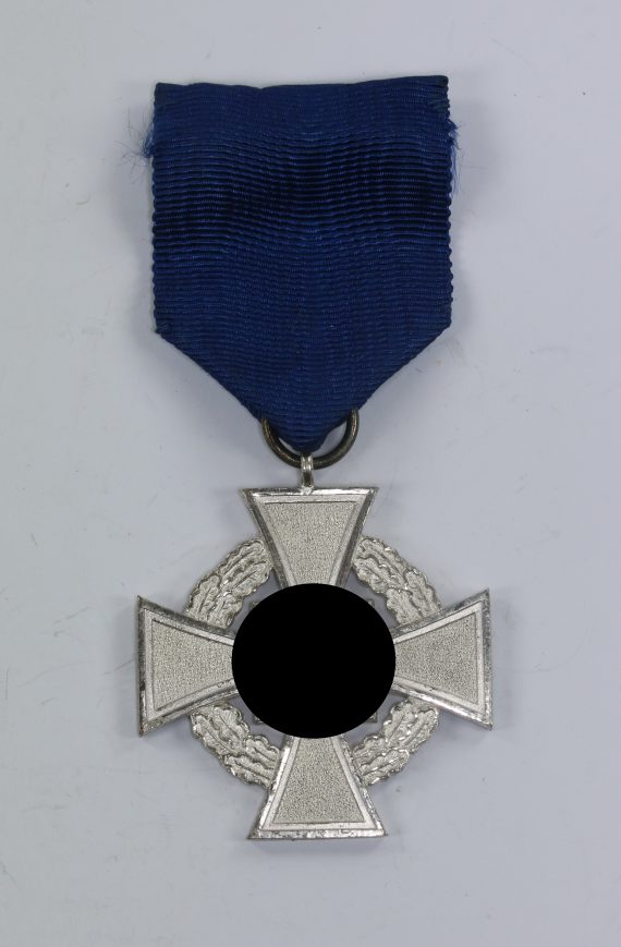 treudienstehrenzeichen_in_silber_f_r_25_jahre__f_r_treue_dienste_1__1_1