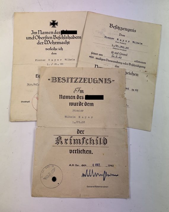 urkunden_gruppe_krimschild_1__1