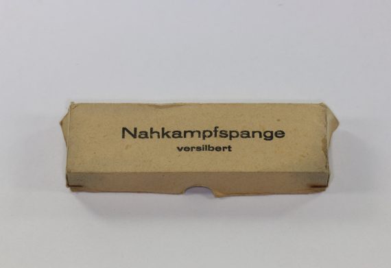 verleihungsschachtel__nahkampfspange_versilbert_1_