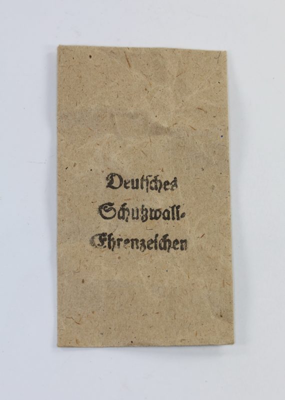 verleihungst_te_deutsches_schutzwallehrenzeichen_karl_poellath_1_