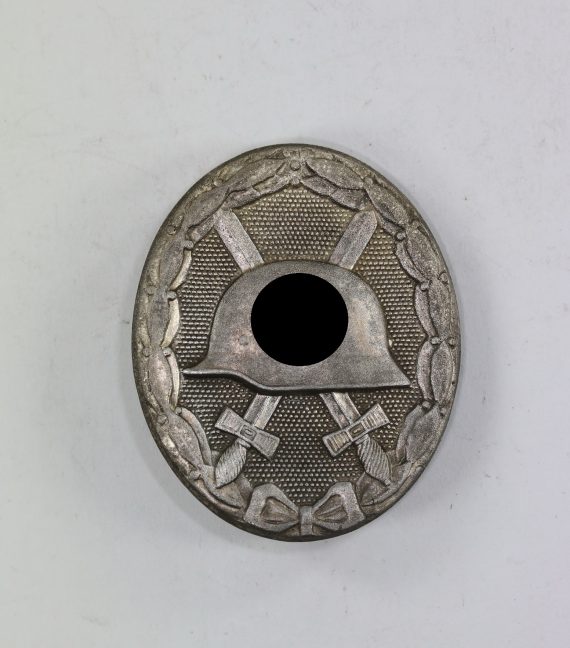 verwundetenabzeichen_1939_silber_hersteller_107_carl_wild_1__1