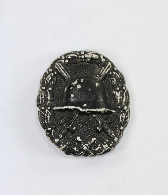 verwundetenabzeichen_in_schwarz_1918_aluminium_1_