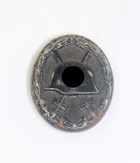 verwundetenabzeichen_in_schwarz_1939_eisen_mit_hersteller_1__1_4nd