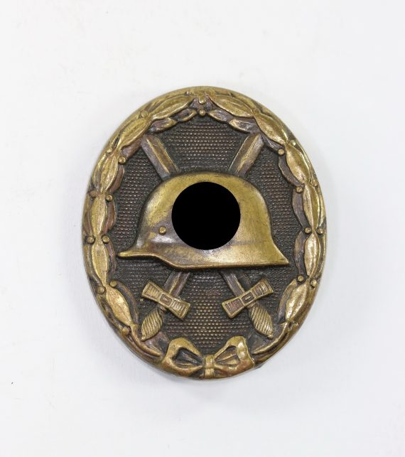 verwundetenabzeichen_in_schwarz_buntmetall_1__1