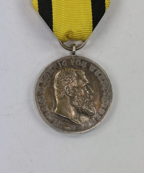 w_rttemberg__silberne_milit_rverdienstmedaille__f_r_tapferkeit_und_treue_1_