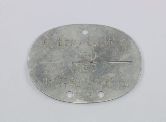 wehrmacht_erkennungsmarke_nachrichten_ersatz_batterie_8_1_