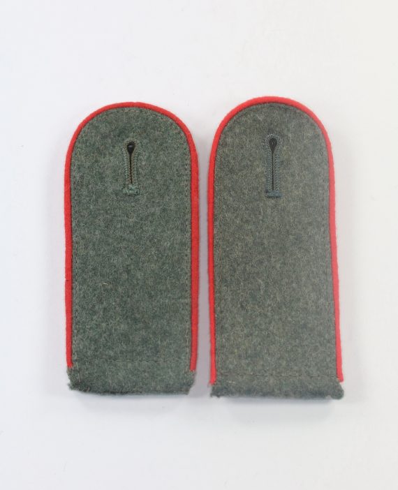 wehrmacht_heer_paar_schulterklappen_f_r_mannschaften_der_artillerie_sturmatrtillerie_1_