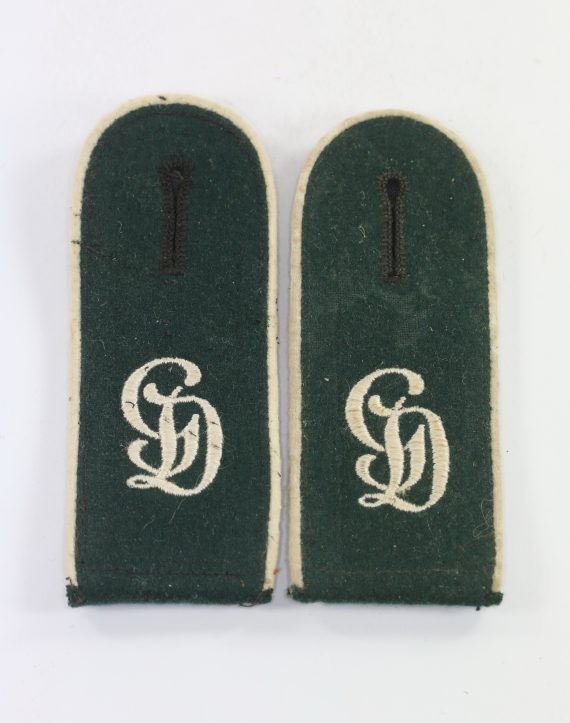 wehrmacht_heer_paar_schulterklappen_f_r_mannschaften_im_infanterie_regiment_gro_deutschland_zum_einschlaufen_1_