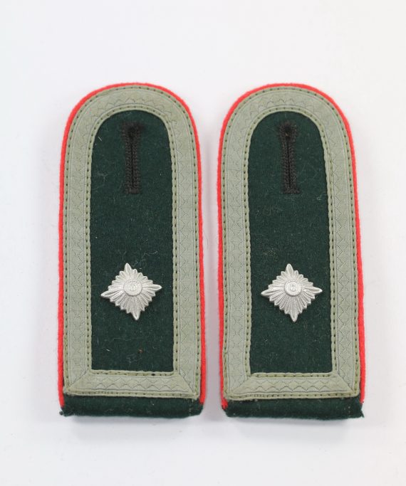 wehrmacht_heer_paar_schulterklappen_feldwebel_der_artillerie_sturmartillerie_1_