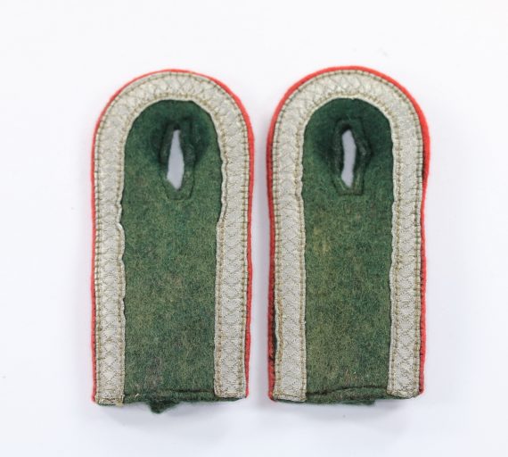 wehrmacht_heer_paar_schulterklappen_unteroffizier_der_artillerie_sturmartillerie_1_