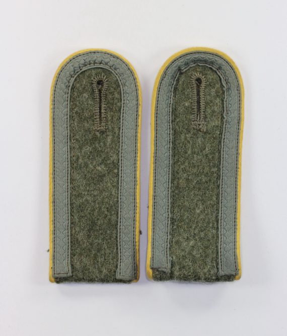 wehrmacht_heer_paar_schulterklappen_unteroffizier_der_nachrichten_truppe_1_
