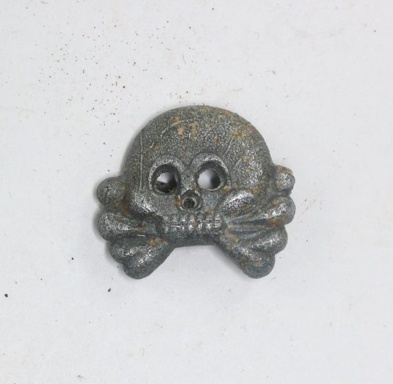wehrmacht_heer_totenkopf_auflage_f_r_die_kragenspiegel_der_panzertruppe_zink_1_